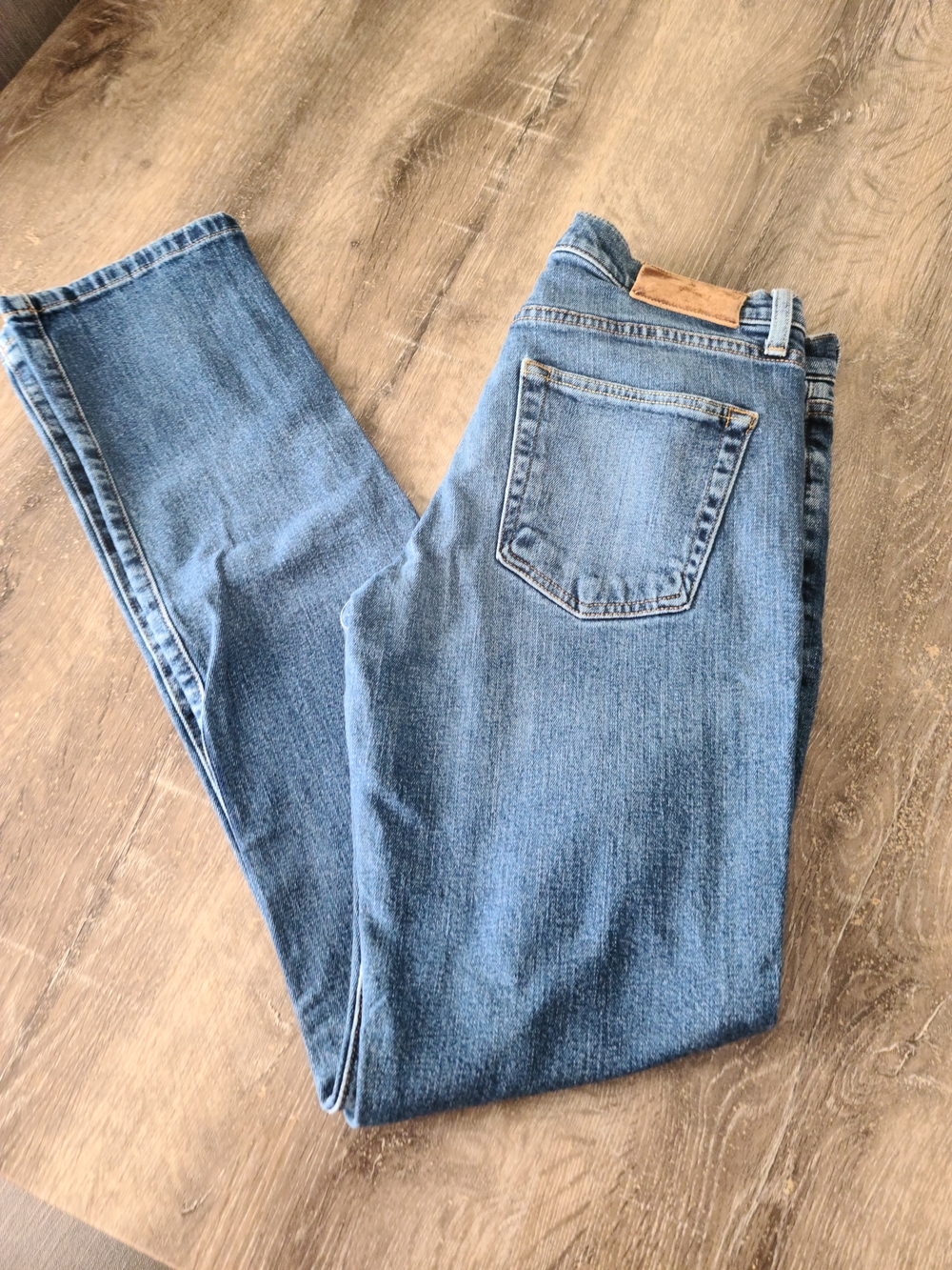 Buck Mason Straight-Leg Men's Jeans in Medium Blue Denim